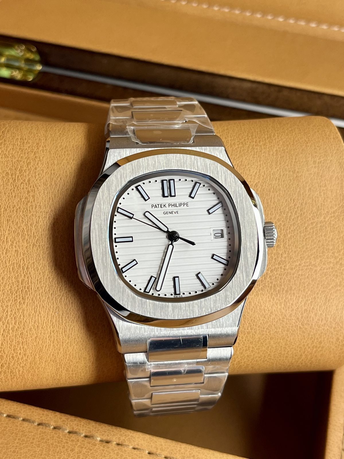 white Patek Philippe Nautilus (Copie)