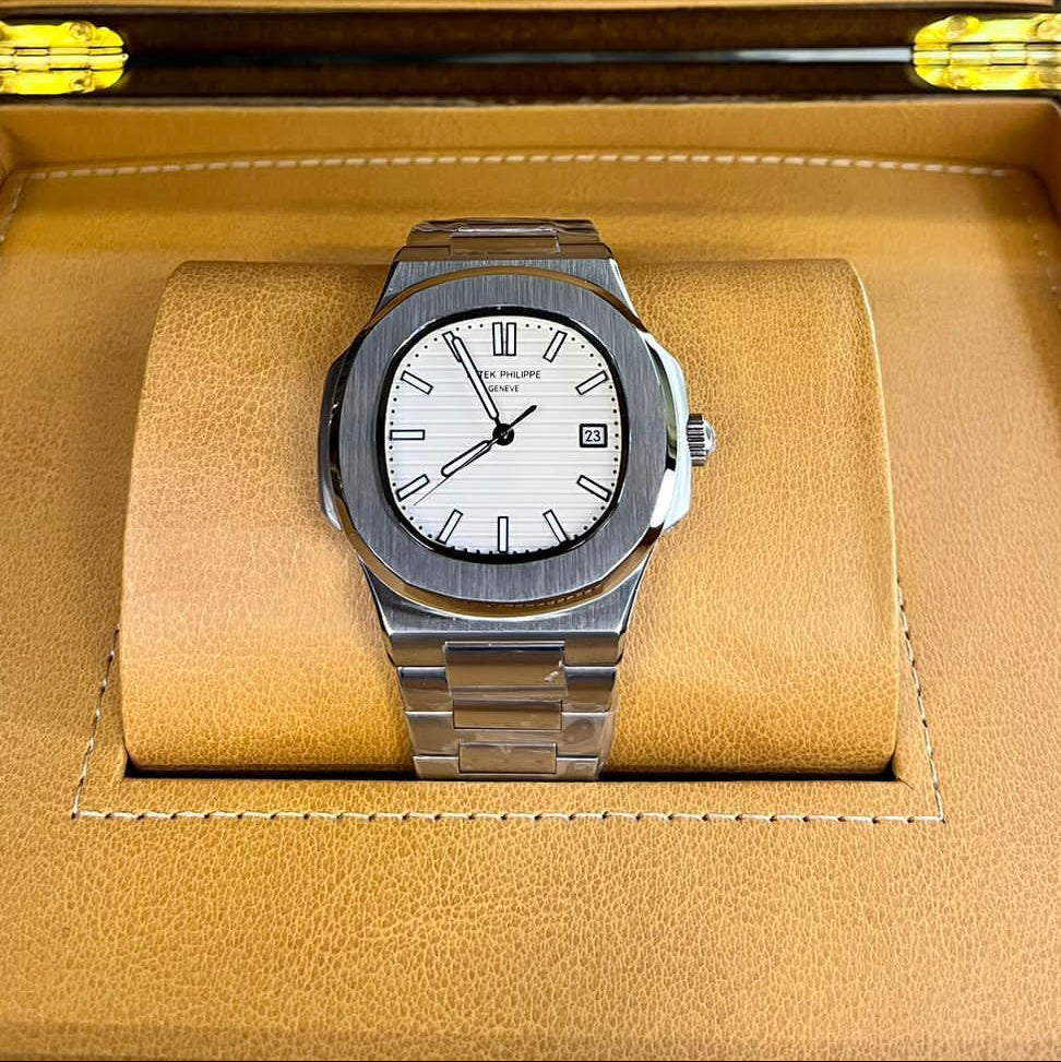 white  Patek Philippe Nautilus (Copie)